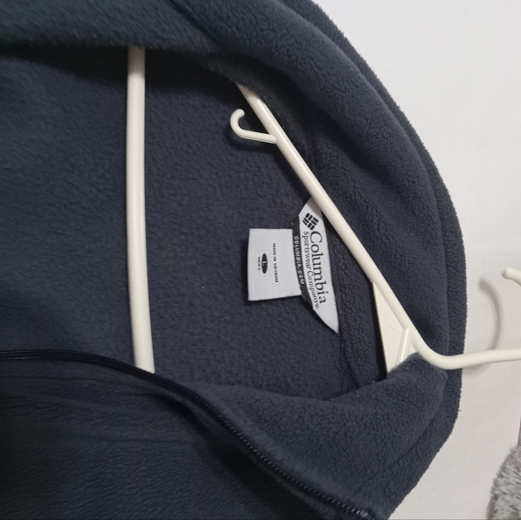 Columbia Sportwear Co. Men's Made in Vietnam Blue? Fully Zipped 1 L. Sweater - Picture 3 of 8